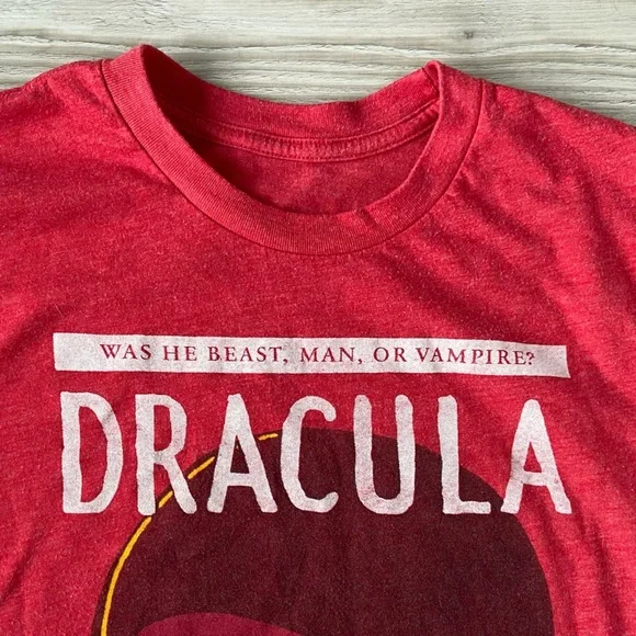 ❤️ 2 for 20 😘 Dracula graphic t shirt red size small- medium​ - Picture 3 of 4